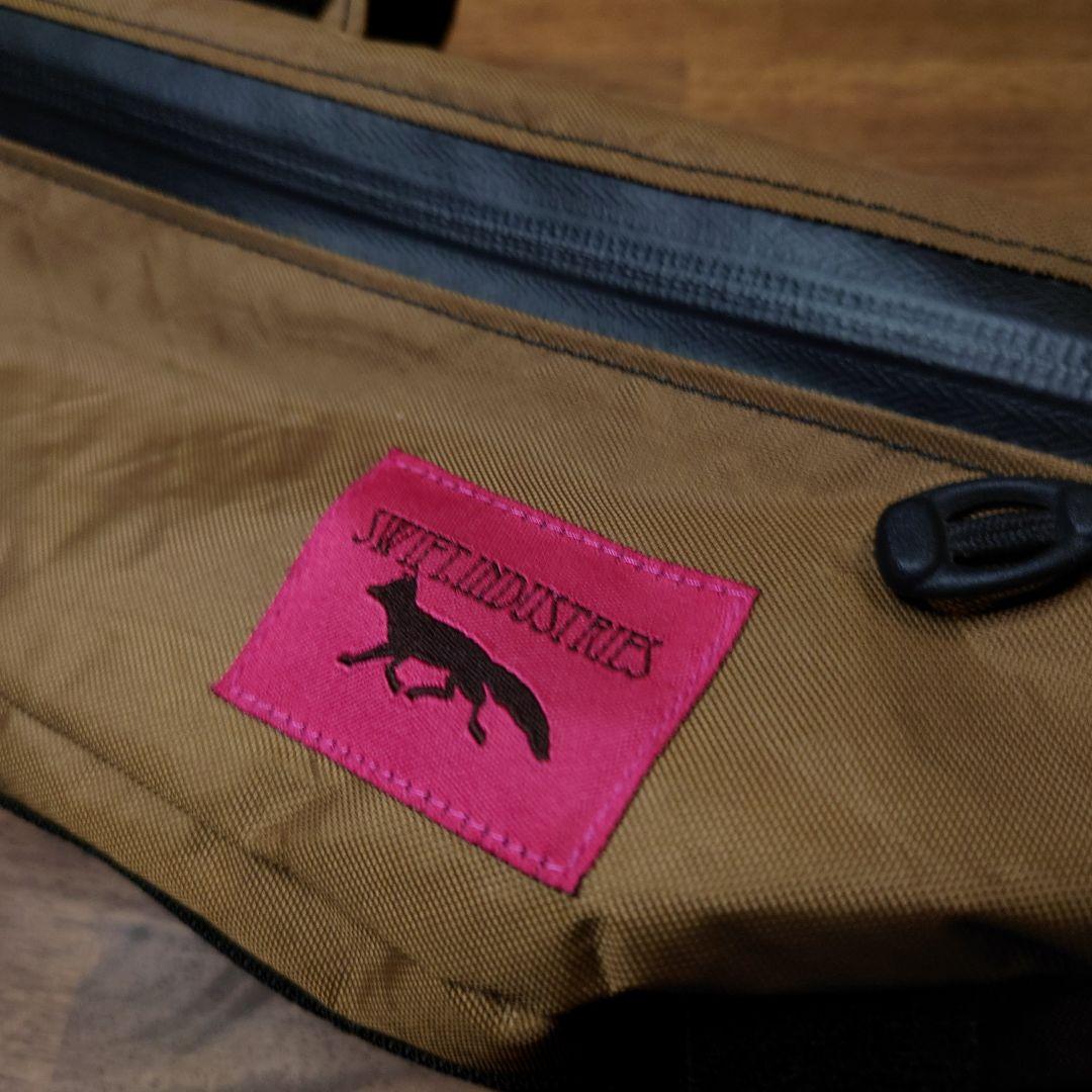 アクセサリー SWIFT INDUSTRIES hold fast frame bag M