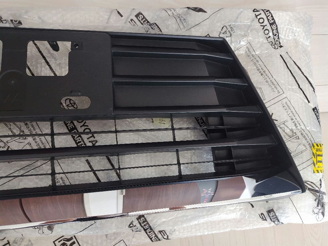 80ヴォクシー ロアグリル「艶なし」