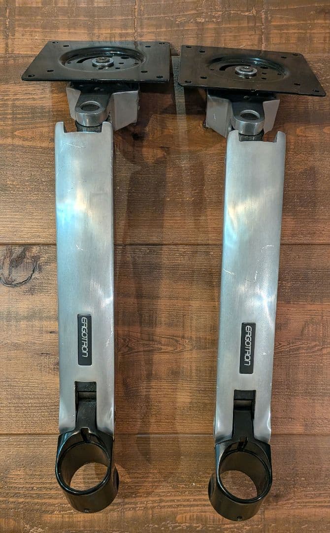 ERGOTRON LXデュアル デスク マウント アーム スタッキング③