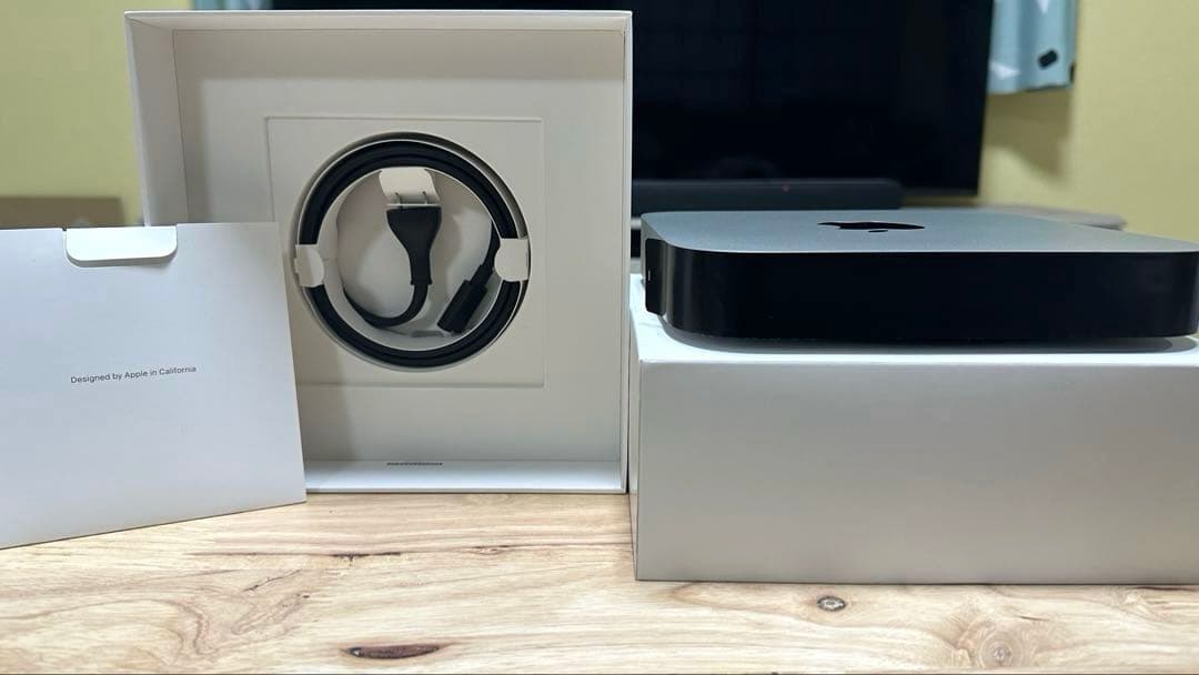 ガーンMac mini M2チップ搭載/512GB SSD/8GBユニファ