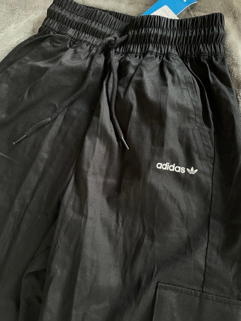 adidas アディダス　オリジナルス　 カーゴパンツ　新品　ジャージ