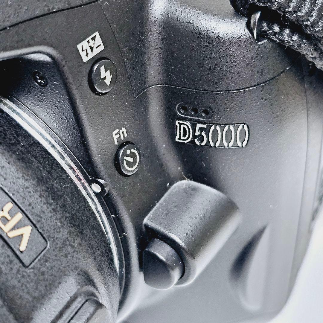 Nikon D5000 ズームレンズ　収納バッグ付き