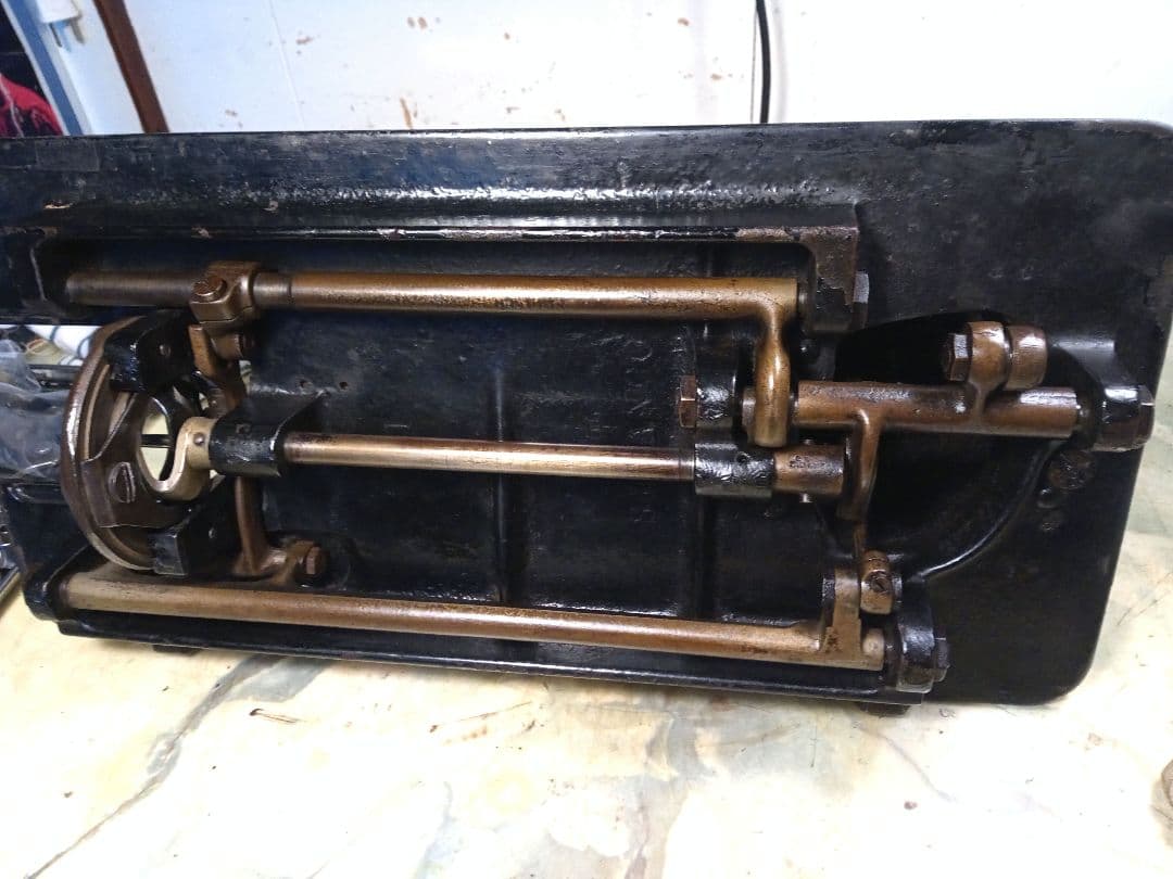 最終価格　お値打ち品　シンガー　スフインクス　縫うためのアンティークミシン