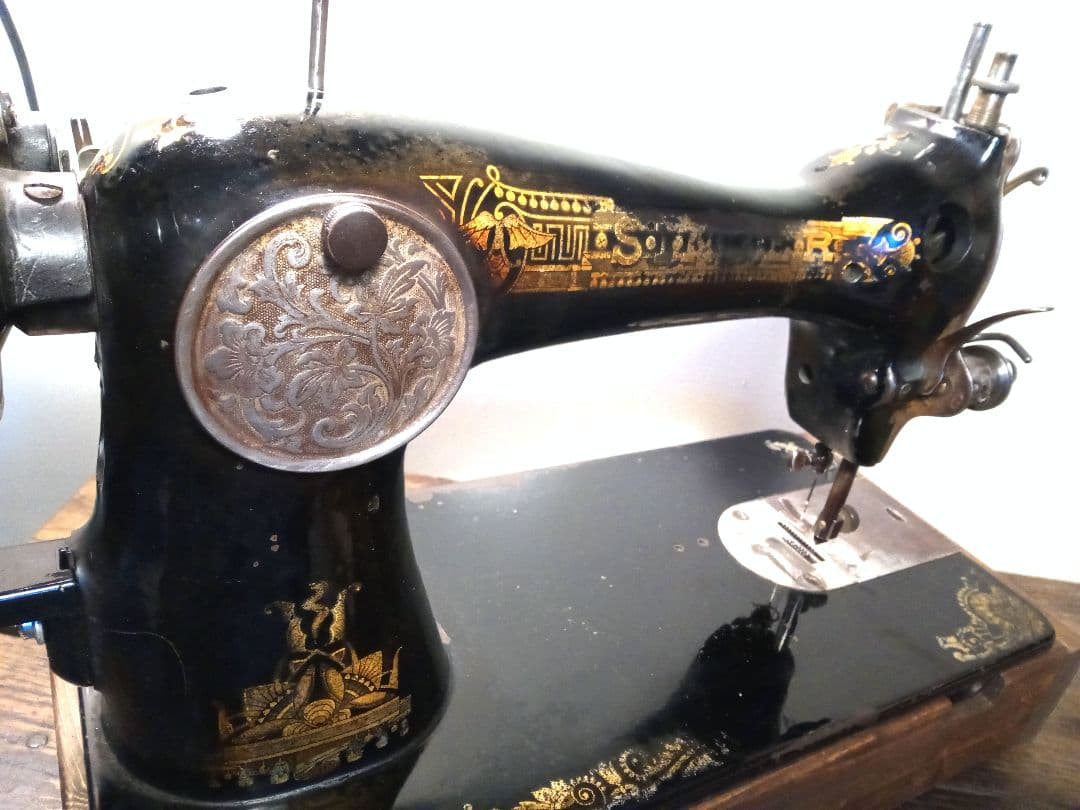 最終価格　お値打ち品　シンガー　スフインクス　縫うためのアンティークミシン