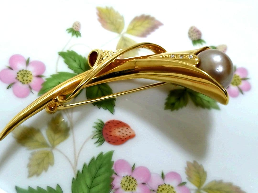 ★ままんれーぬ★　ゴールデンパール　ブローチ　重量12.61g