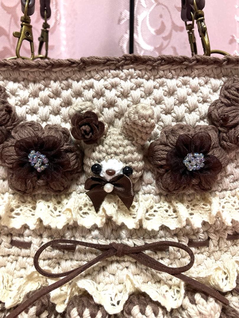 ♥️手編み♥️ハンドメイドバッグ♥️いちごバッグ♥️ベージュ系いちごうさぎさんバッグ♥️