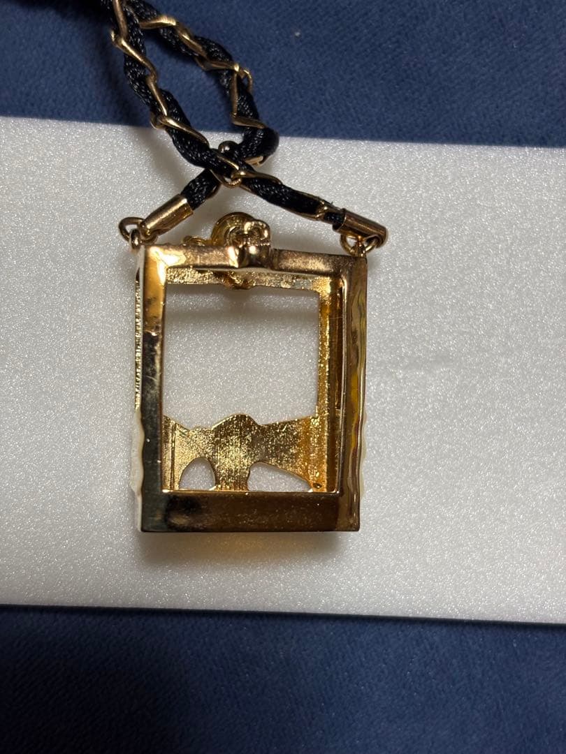 CHANEL N°19 ゴールドリボン ネックレス 香水セット