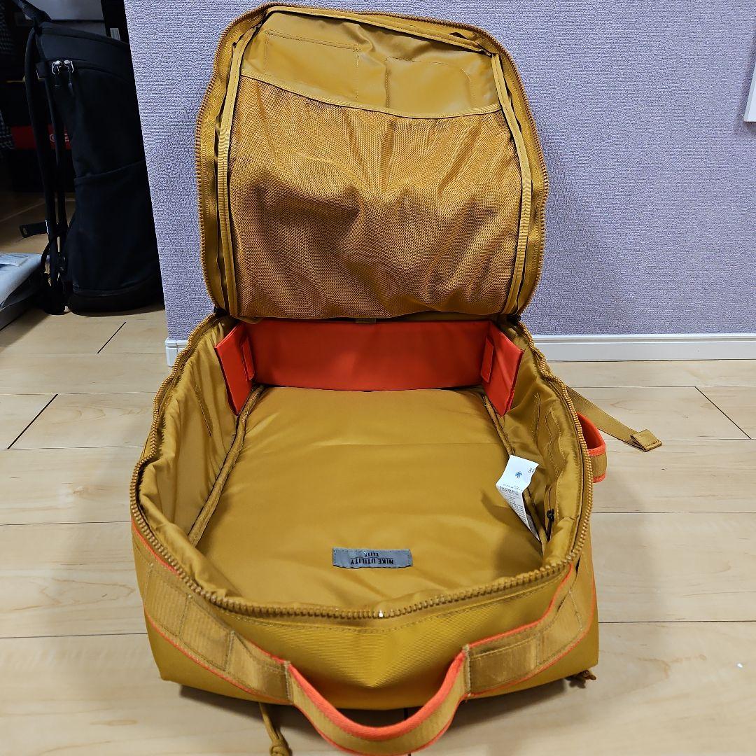 Nike マスタード リュック 5ポケット
