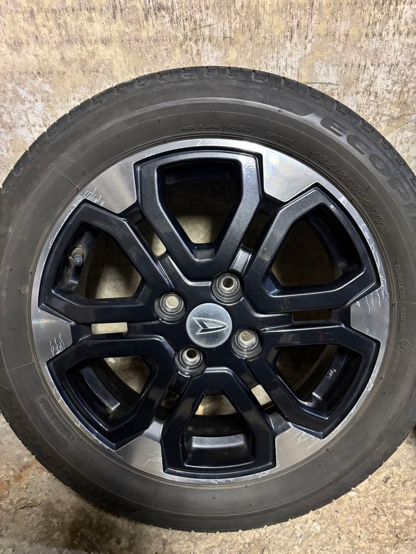 ② 送料込みにしました！　ダイハツ純正アルミホイール　　15インチ　2本のみ