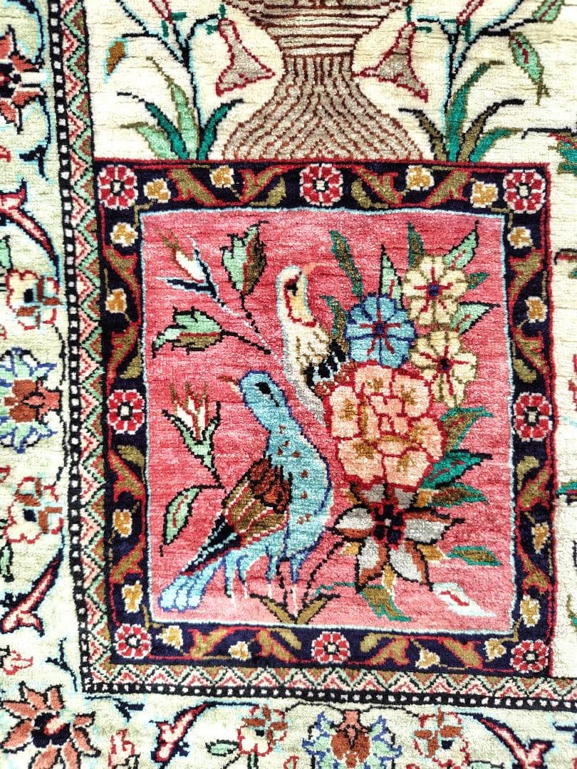 【窓からの眺めは】ペルシャ絨毯　シルク　宮殿　青空　クリスタル　シルク手織り