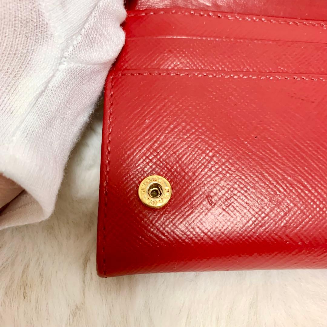 PRADA 長財布　サフィアーノ　二つ折り　長財布　赤　三角プレート