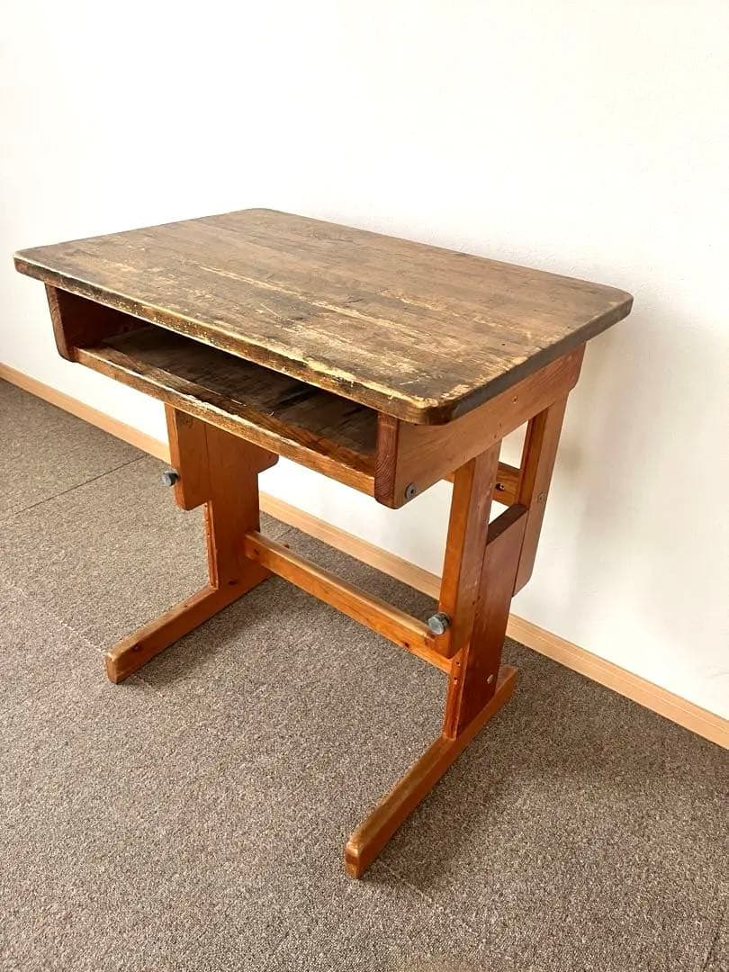 お早めに！人気のビンテージ木製　約縦45×横65 アンティーク学習机　レトロ