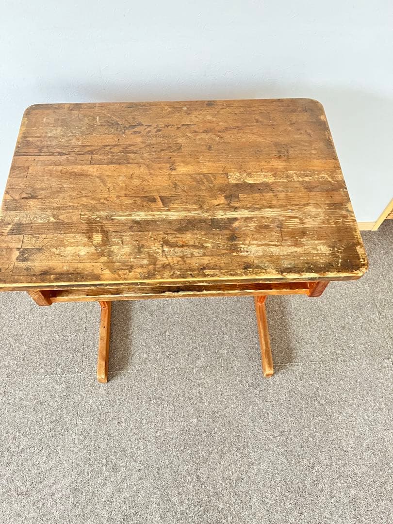 お早めに！人気のビンテージ木製　約縦45×横65 アンティーク学習机　レトロ