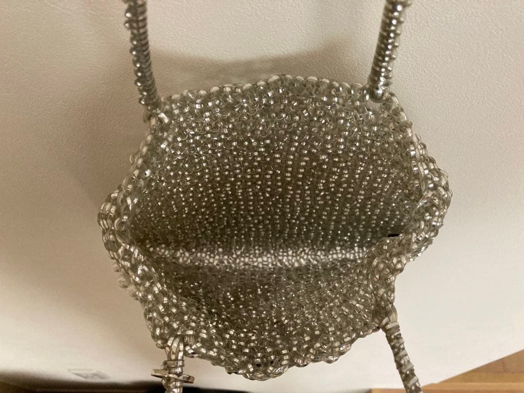 【美品】アンテプリマ　ビーズ装飾リボンモチーフ　ワイヤーバック