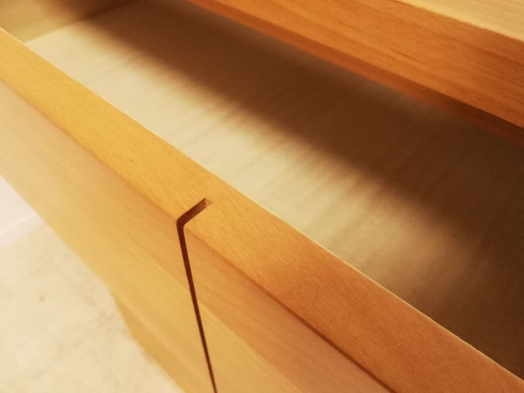 モデルルーム展示品 丸田木工 アルダー材 高級モダンチェスト 桐箪笥