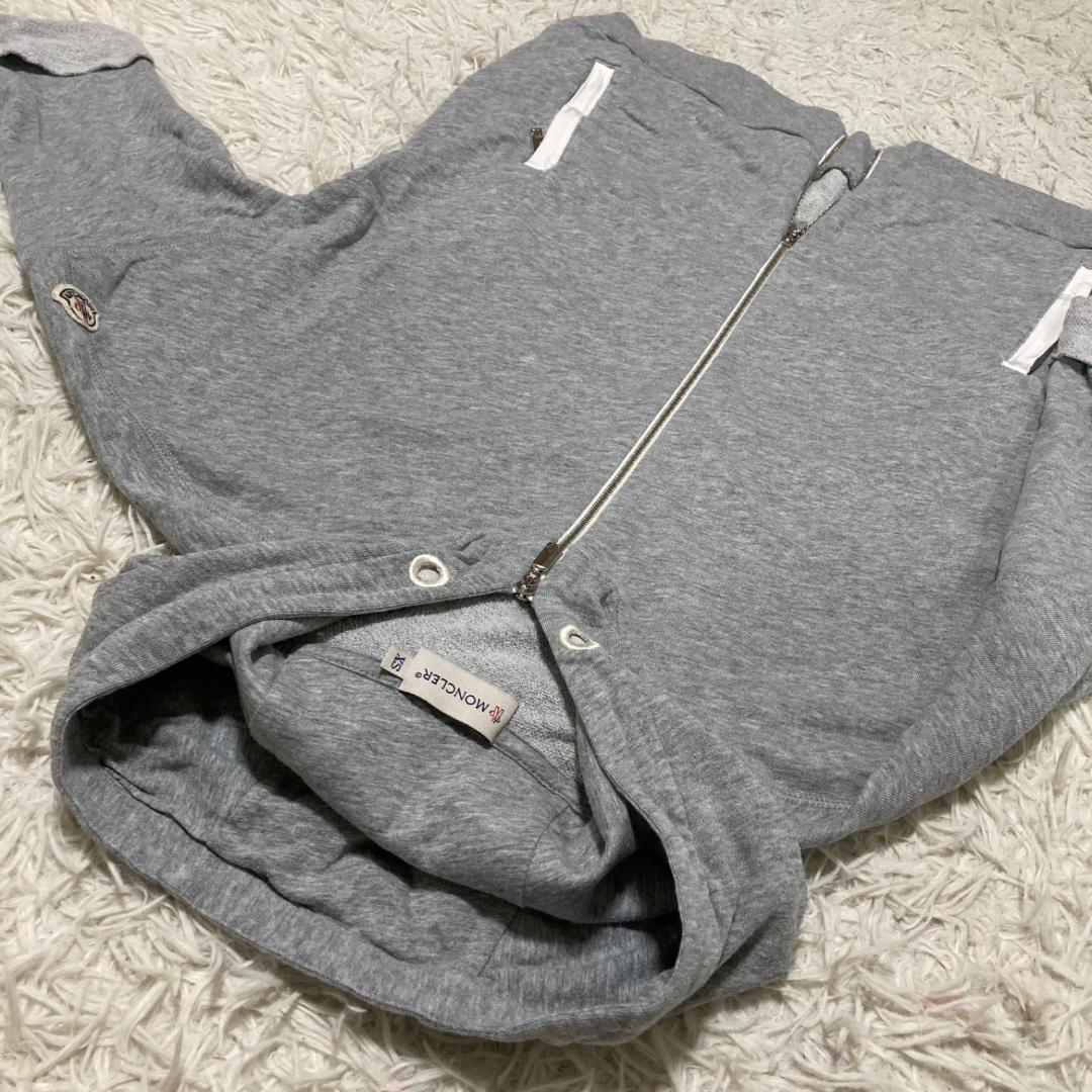 14718✨モンクレール ロゴワッペン フード付きジップパーカー グレー XS