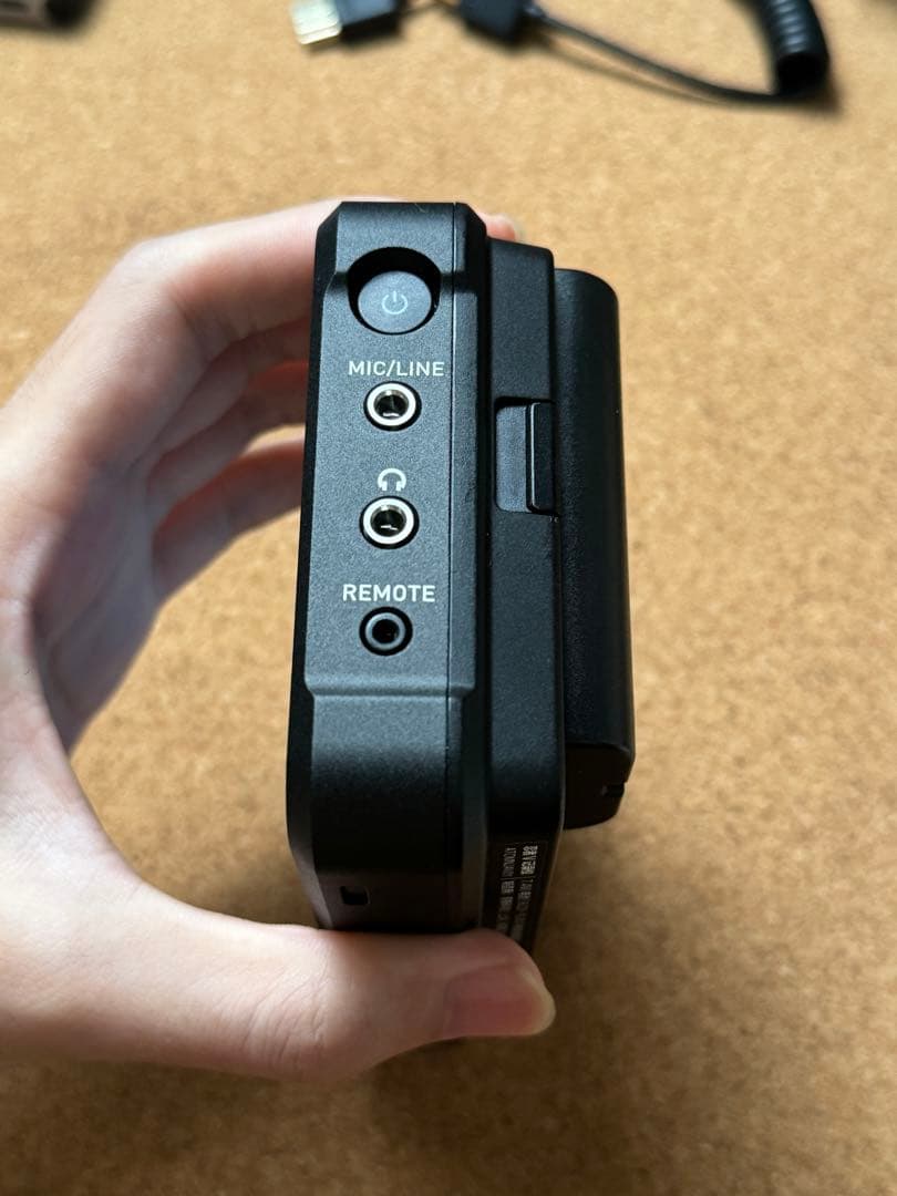 Atmos Ninja V モニター