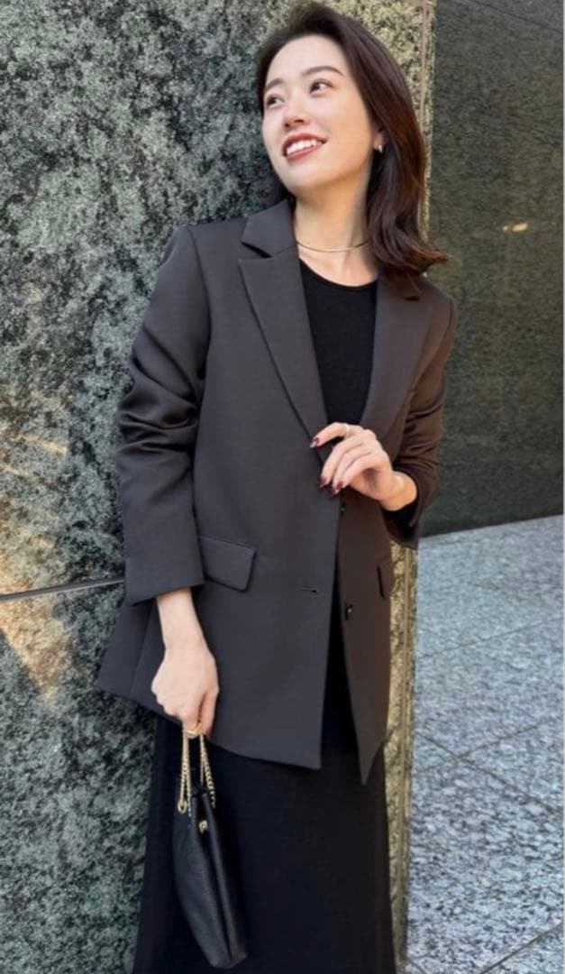 バックデザインフォルムジャケット　アニュアンス