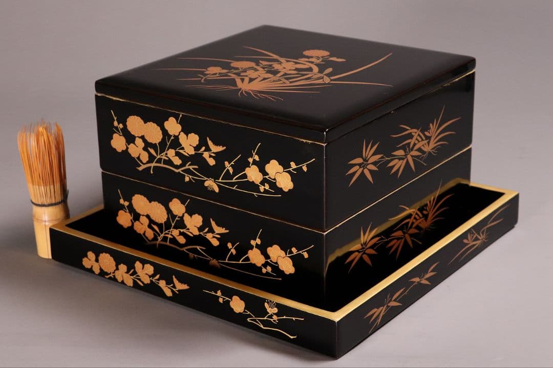 輪島塗 四君子 金蒔絵 二段重 重台 二枚蓋 黒塗 朱塗 木箱 木製 MA90