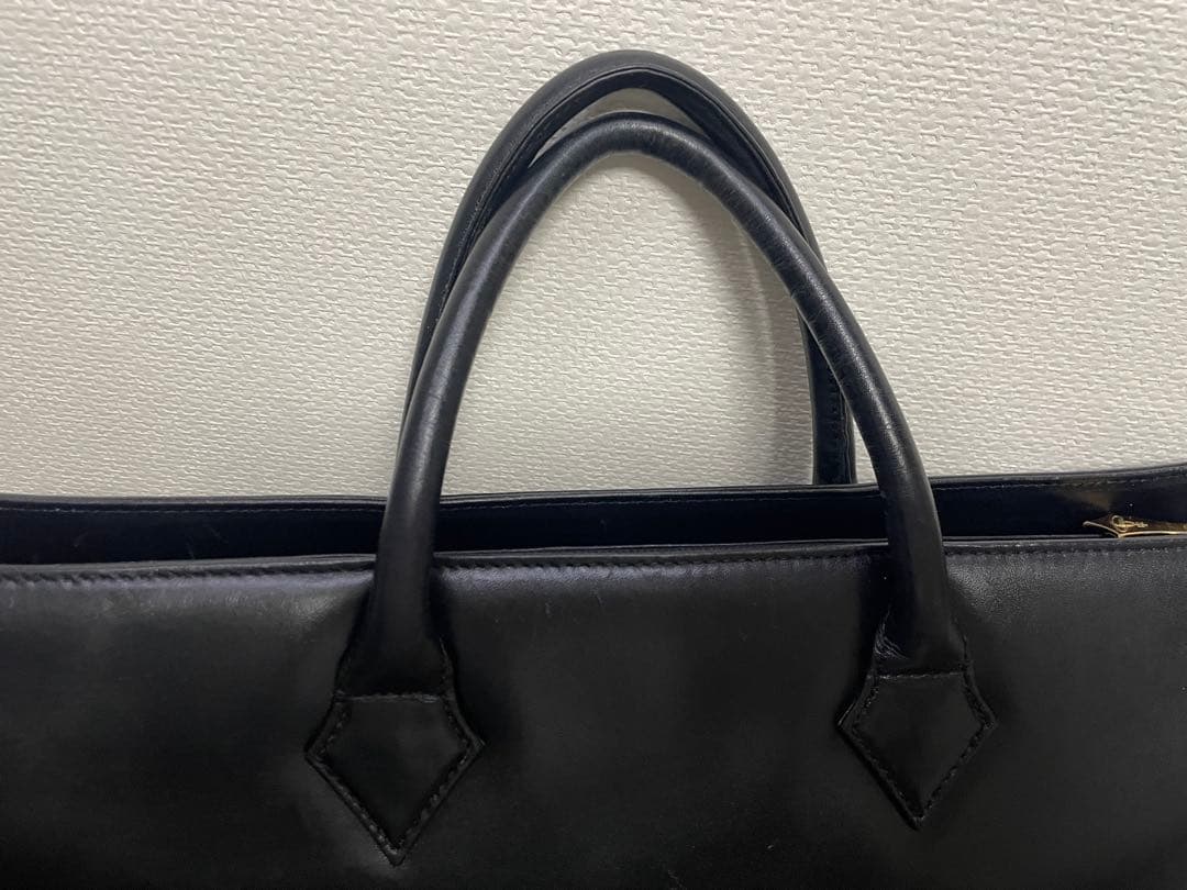 チャーム付き！ ヴィヴィアンウエストウッド　牛革　ビジネスバッグ