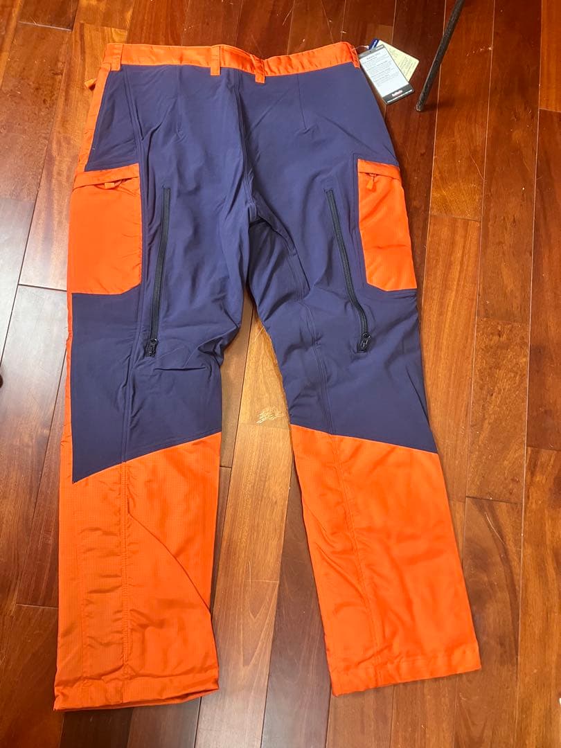 新品　モンベル　ロガーパンツ　L sizeショート　チェーンソーパンツ　おまけ付