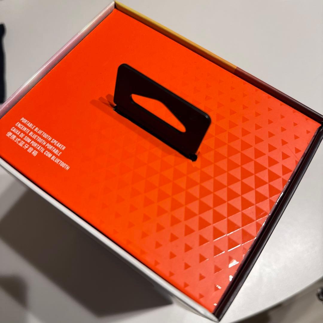 JBL PULSE 4 ワイヤレススピーカー