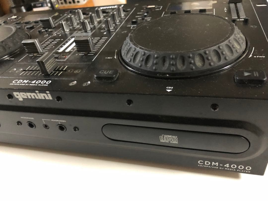 MP3 / CD DJ ワークステーション デュアルCDM-4000