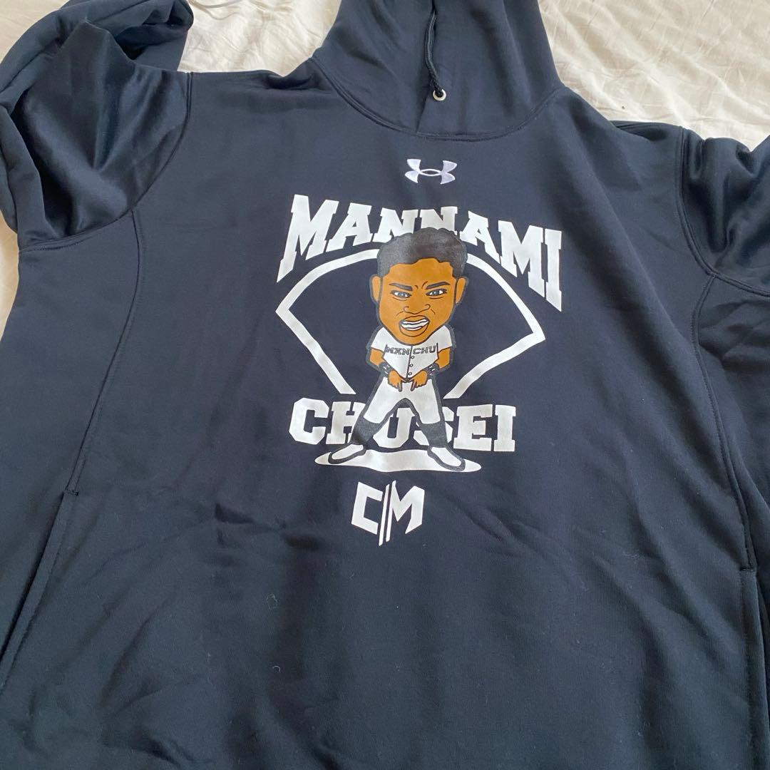 万波中正トレーナーUA CM GRAPHIC SWEAT HOODIE ブラック