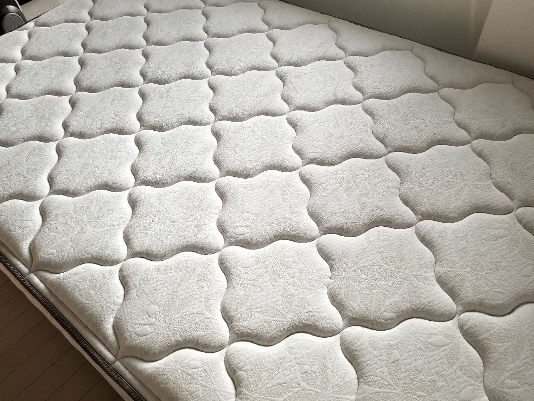 美品 フランスベット IQ ホワイト フレーム マットレス セット セミダブル