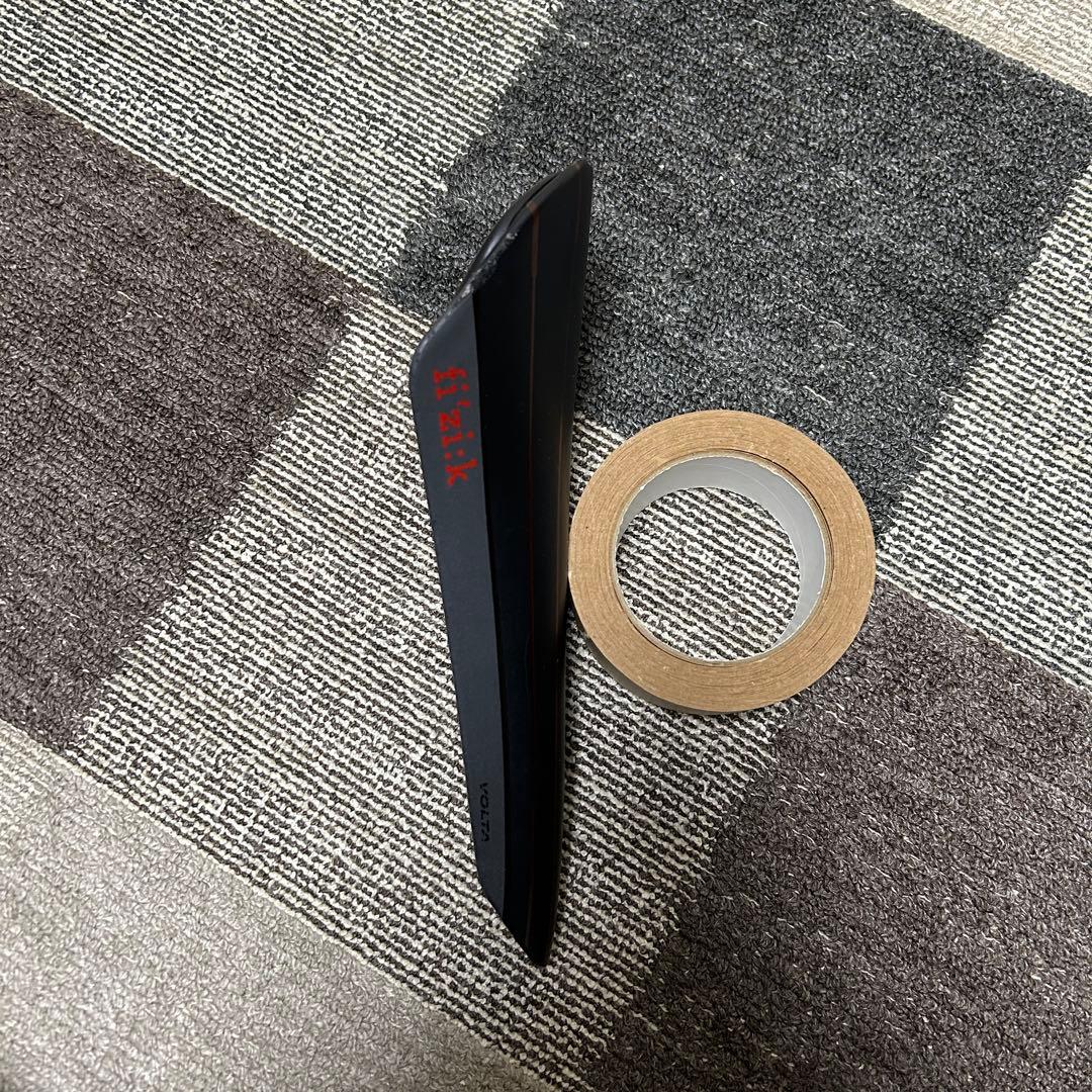 fi'zi:k Volta R3 フィジーク　サドル