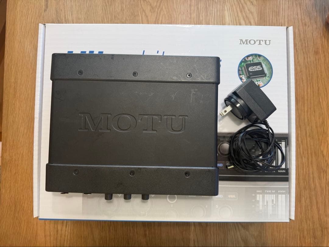 MOTUのUltraLite mk5 オーディオインターフェイス