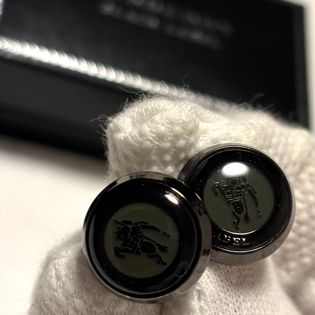 バーバリーブラックレーベル　ネクタイピン　カフス2セット　1回使用　極美品　箱付