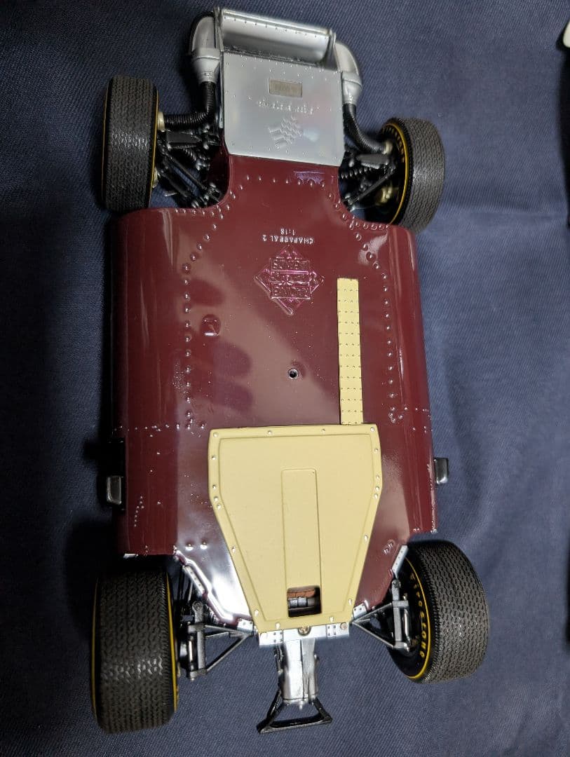 exotoエグゾト製1/18ミニカー ホワイト/バーガンデ