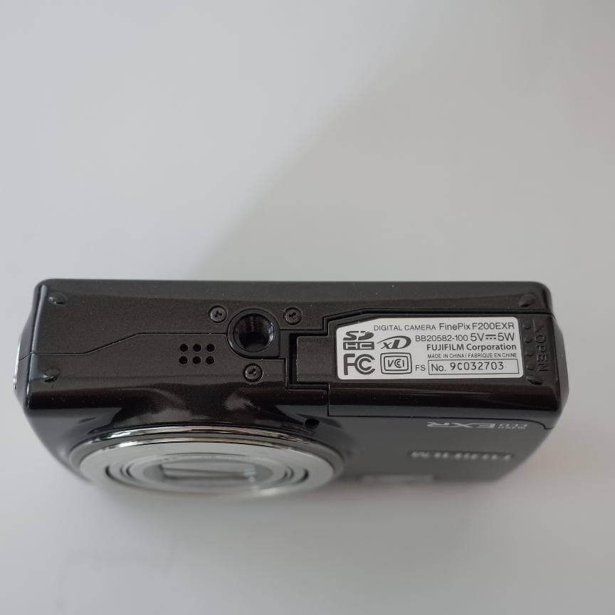 Fujifilm FinePix F200EXR コンパクトデジタルカメラ 美品
