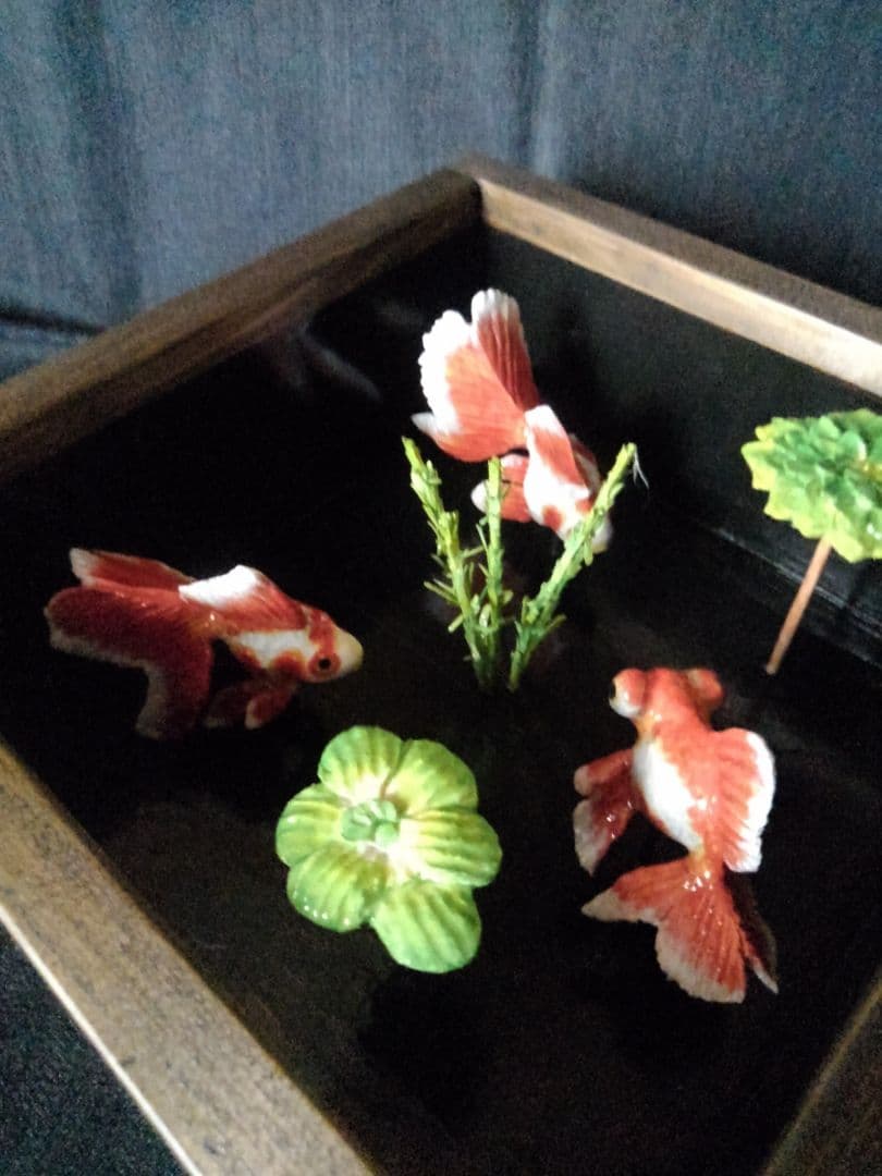 木彫りの金魚