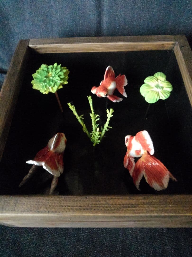 木彫りの金魚
