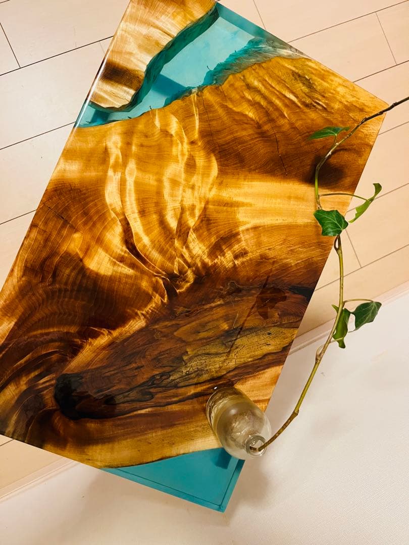 レジンテーブル　ソファテーブル　サイドテーブル　コーヒーテーブル　栃の木