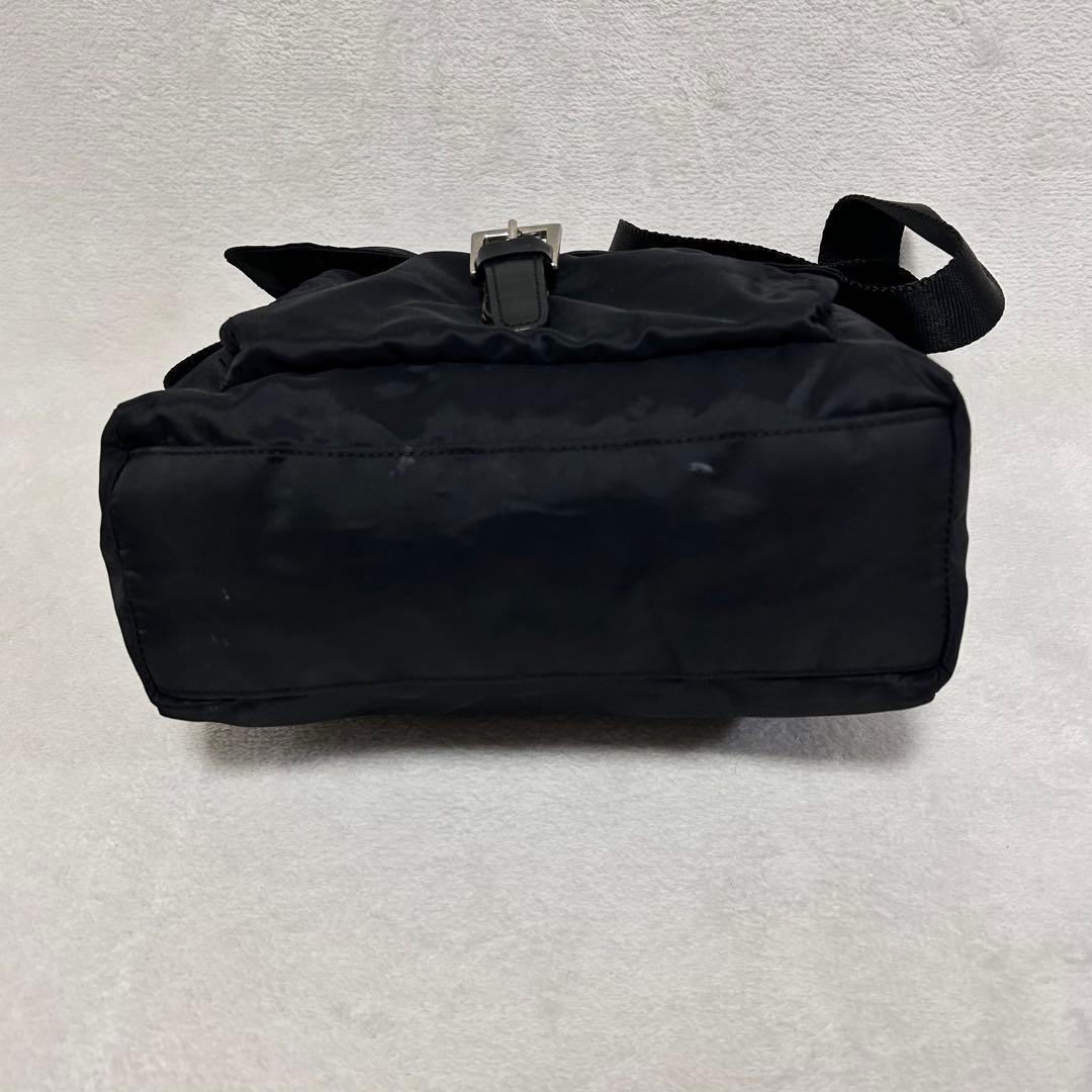 プラダ PRADA ナイロン ショルダーバッグ 三角ロゴプレート ブラック