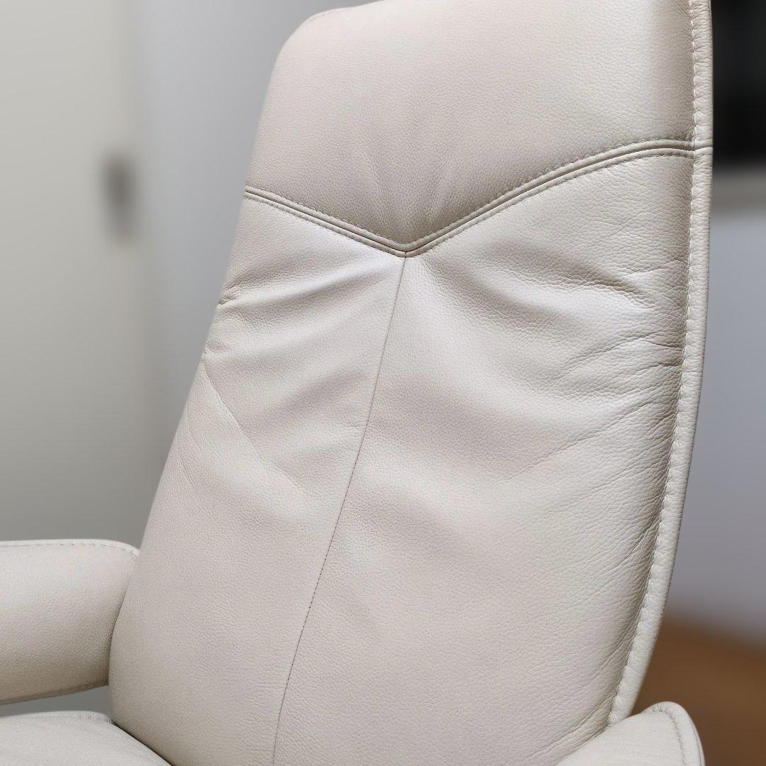 エコーネス　ホワイトレザーアームチェア