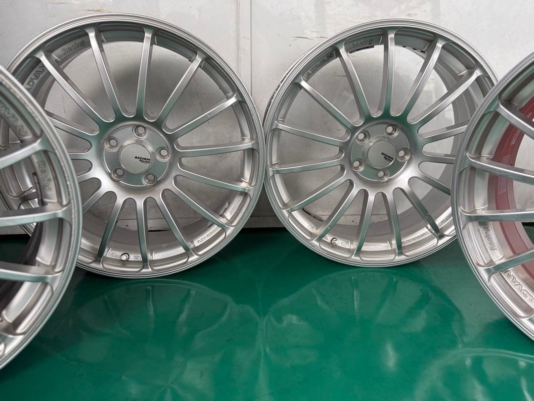 シ*ー様 ADVAN Racing RT 18×7J+50 5H- PCD100