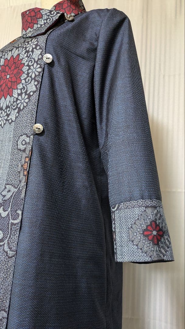 No244大島紬着物リメイク 龍郷柄割り込み絣と110亀甲大島紬 ２種使いワンピ