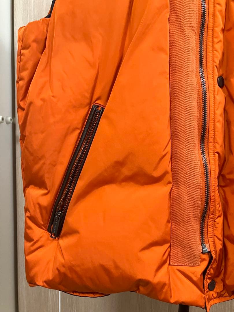 バーバリー　メンズ　Lサイズ　ダウンベスト　リバーシブル 新品 定価10万円超え