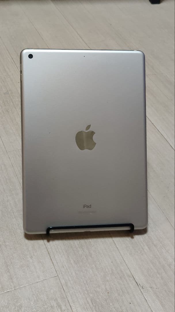 Apple iPad 本体 アイパッド　第7世代　32GB 2019