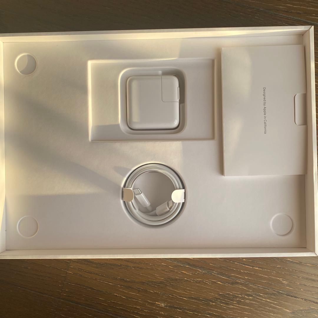 Apple MacBook Air 13インチ（M1チップ搭載）