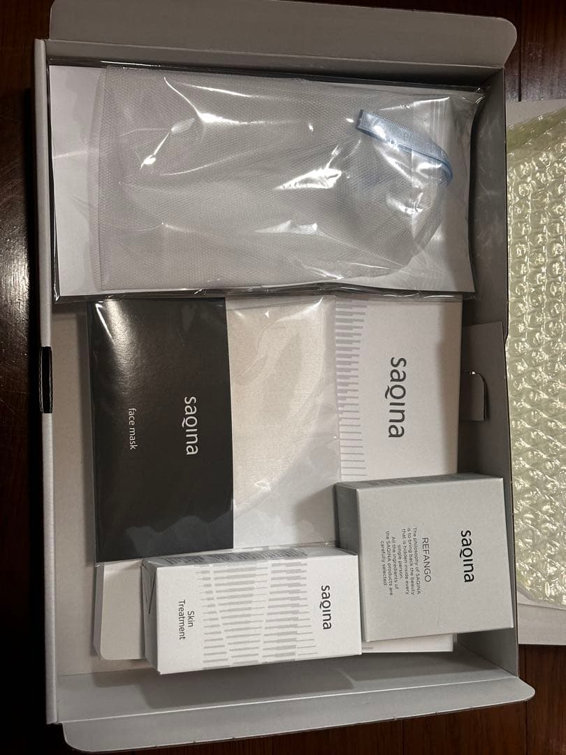 サキナルルシェLEDライト付き　美顔器