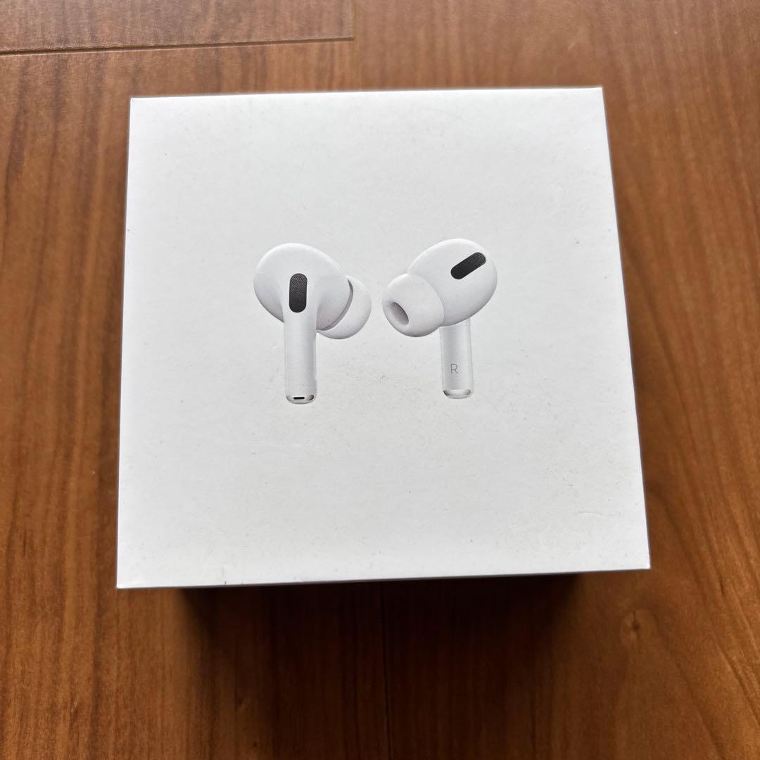 AirPods Pro ワイヤレス充電ケース付き(右イヤホンは機能しません)
