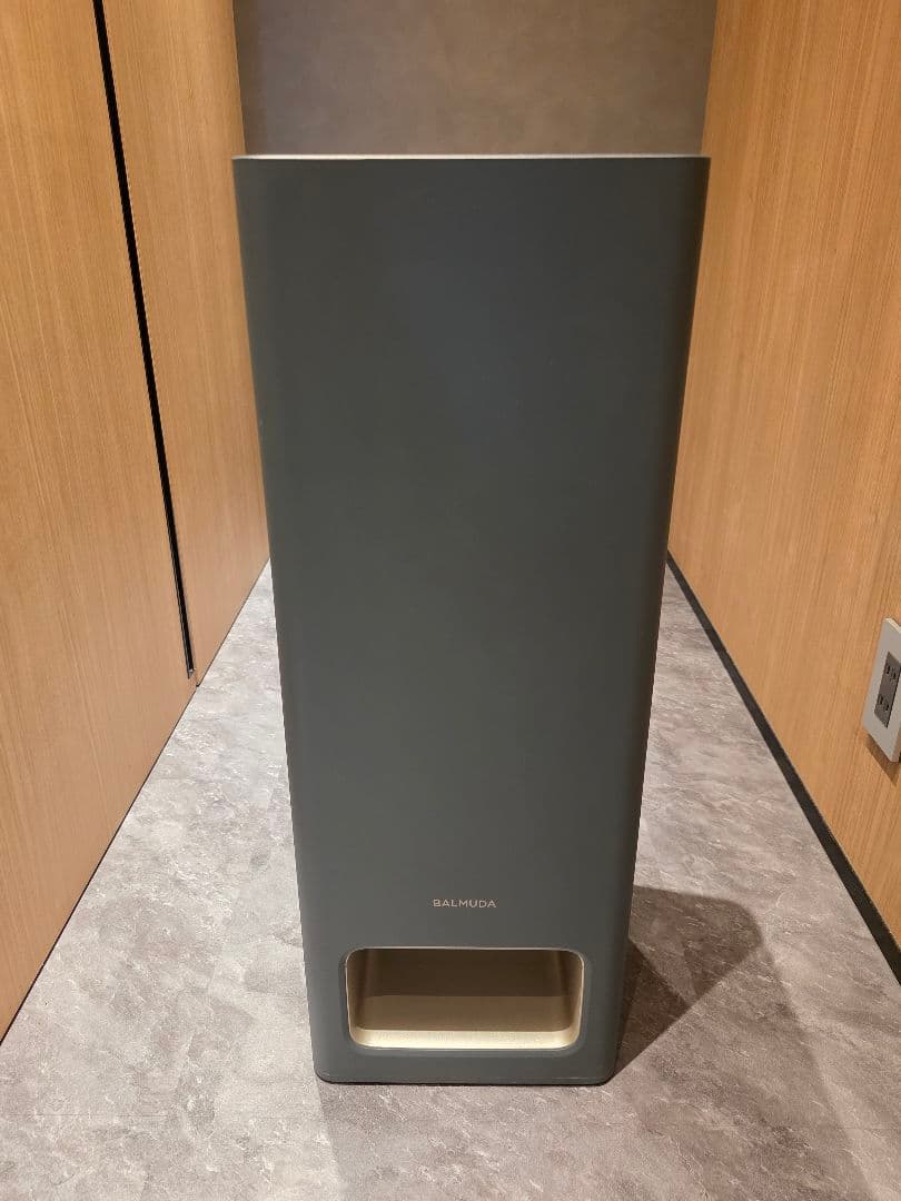 バルミューダ　BALMUDA The Pure A01A グレー　空気清浄機