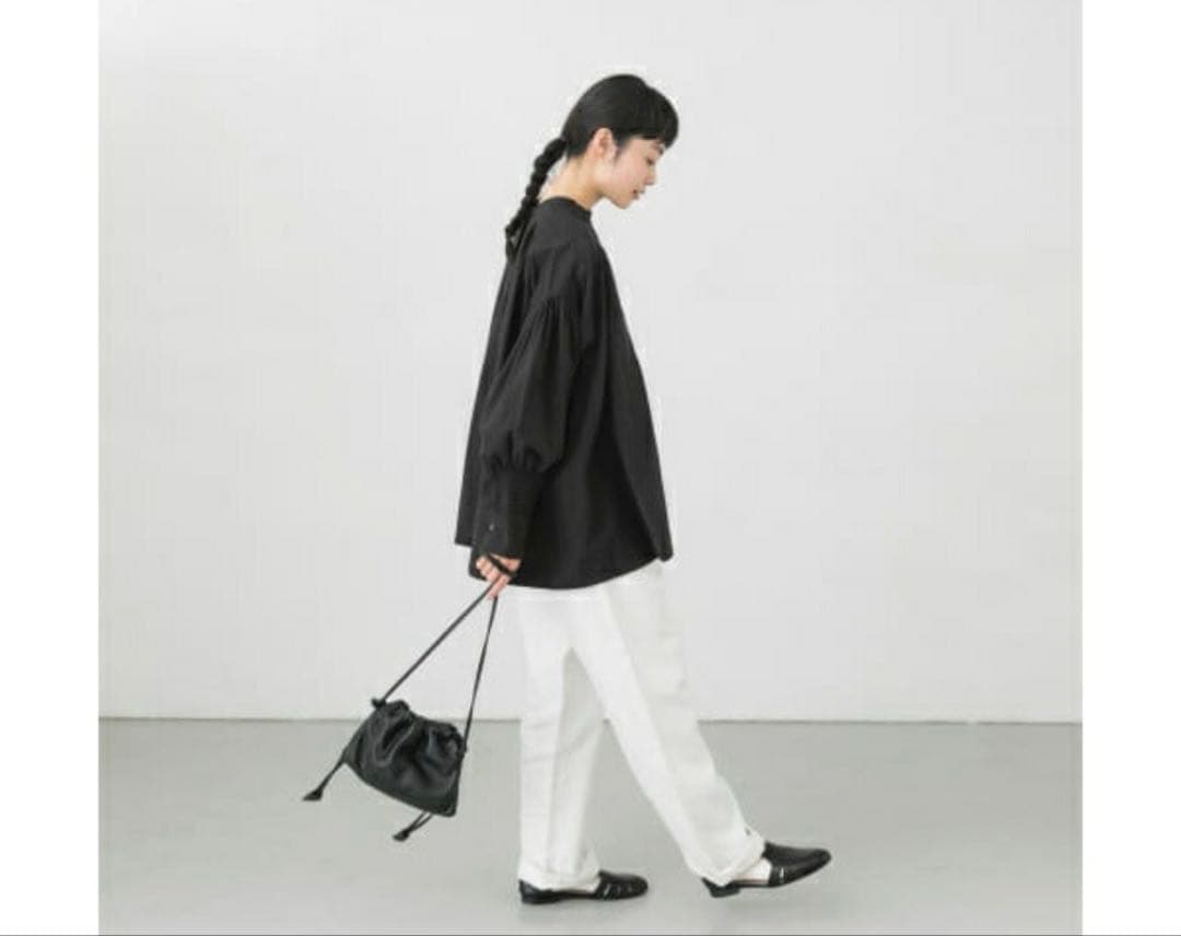 新品タグ付　かぐれ　コットンスモッキングブラウス　黒　完売