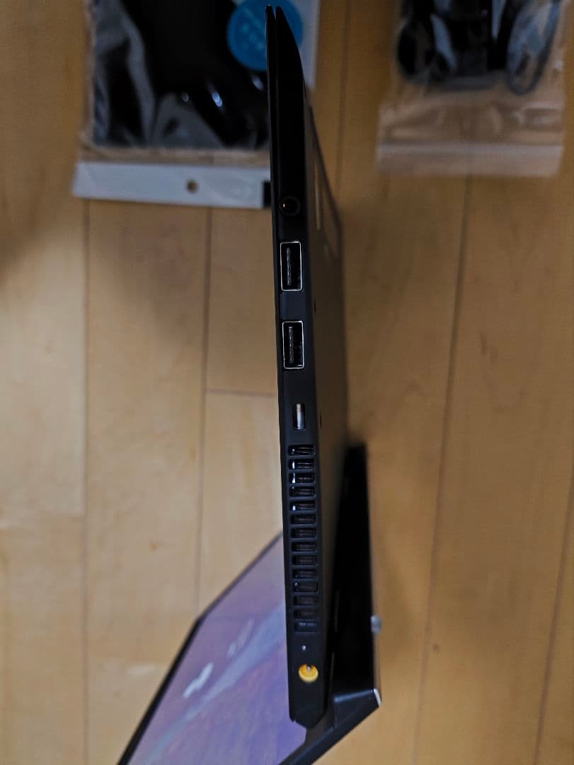 Sony Vaio i7 8565u, 512GB NVME/ 新品のバッテリー