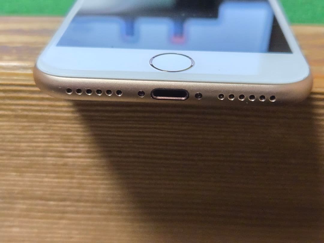 iPhone 8 ゴールド 64GB DOCOMO